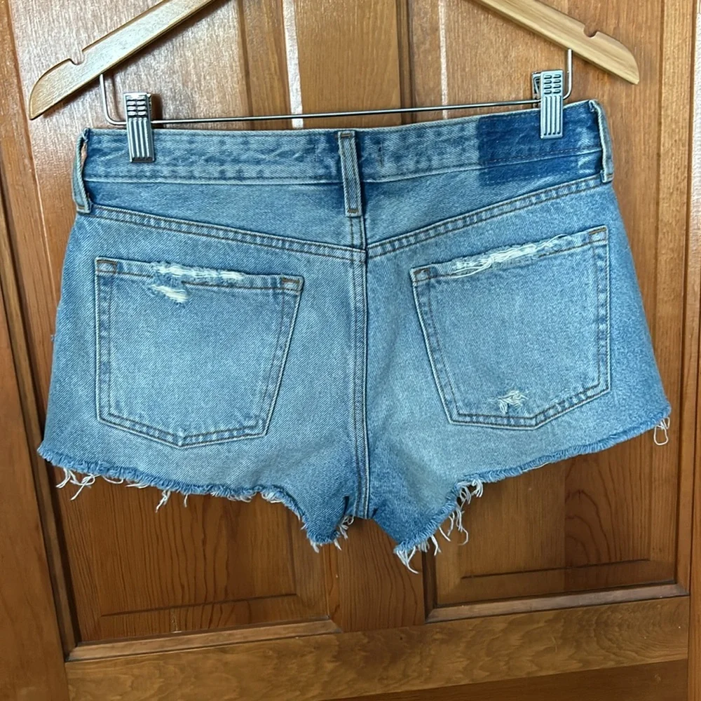 A&F Low Rise Short NWOT - Picture 3 of 5